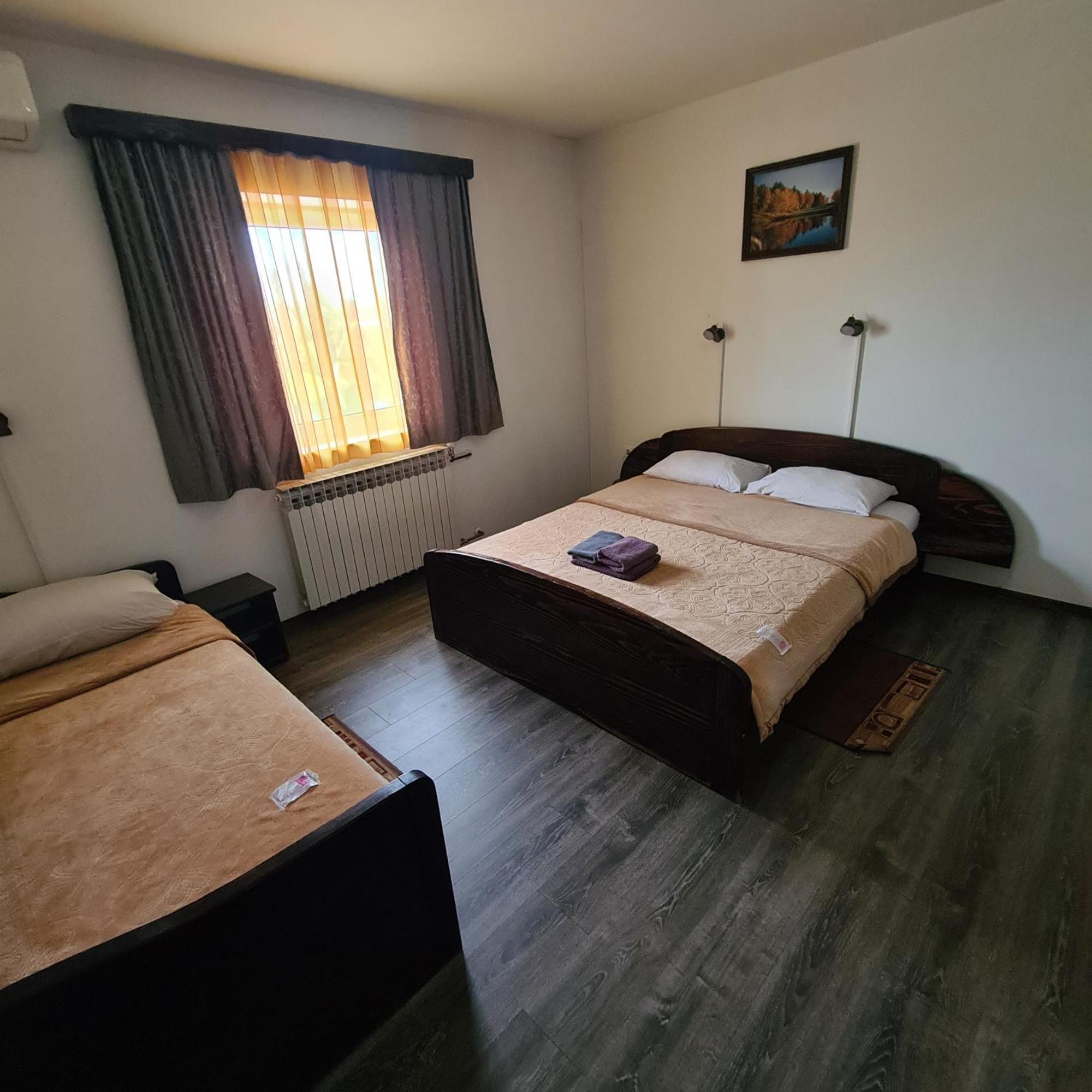 Guesthouse Kod Mosta Карловац Екстериор снимка